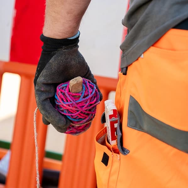 Baustellenservice für die Installation von MFG Gehäusen mit vorbereitetem Mikrorohrmaterial