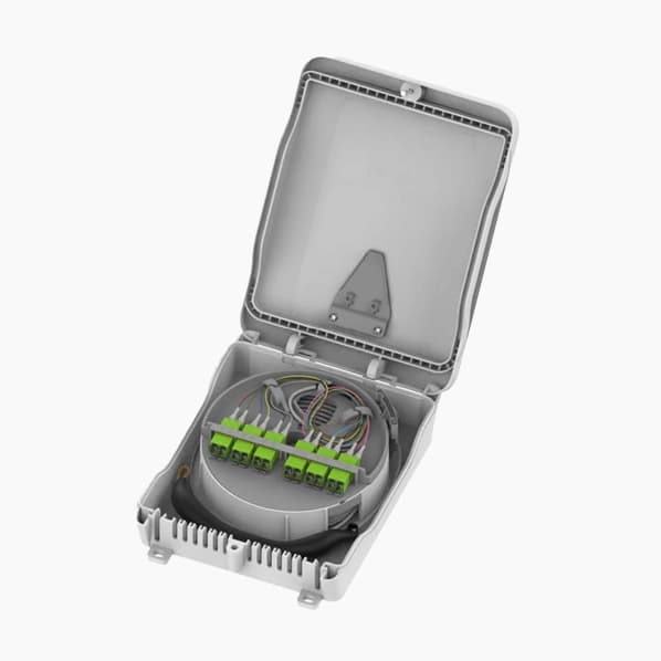 Glasfaser Abschlusspunkt im Gehäuse als Sammelpunkt für strukturierte Gebäudeverkabelung