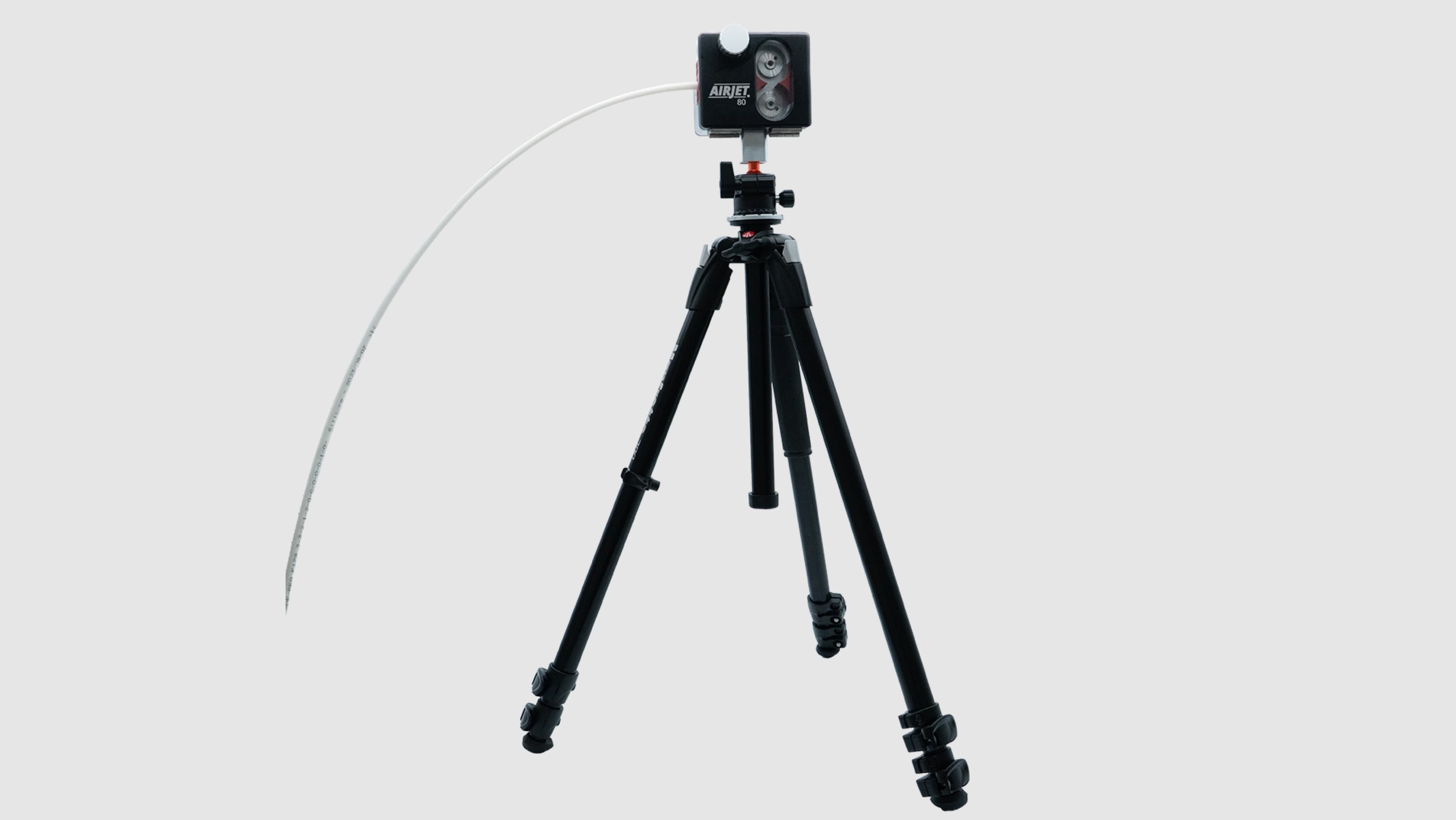 Einblasgerät AIRJET 80 auf Stativ – Gesamtansicht