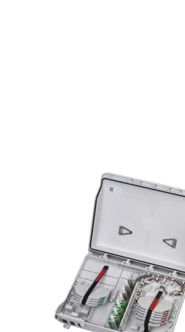 Glasfaser Abschlusspunkt für passive und aktive Netzabschlüsse - Geöffnete Gehäuse