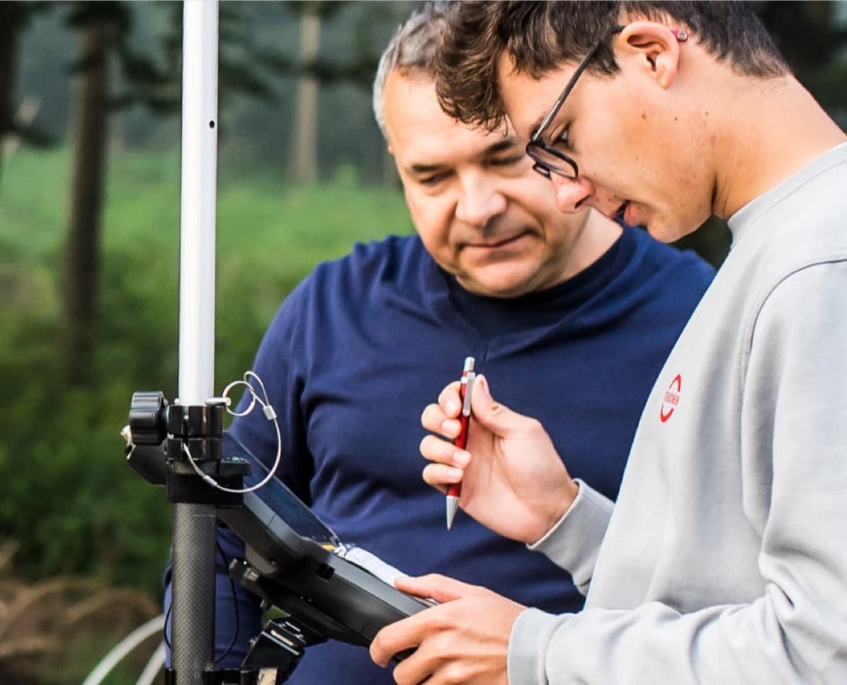 Techniktraining im Außeneinsatz durch Glasfaser Unternehmen Deutschland