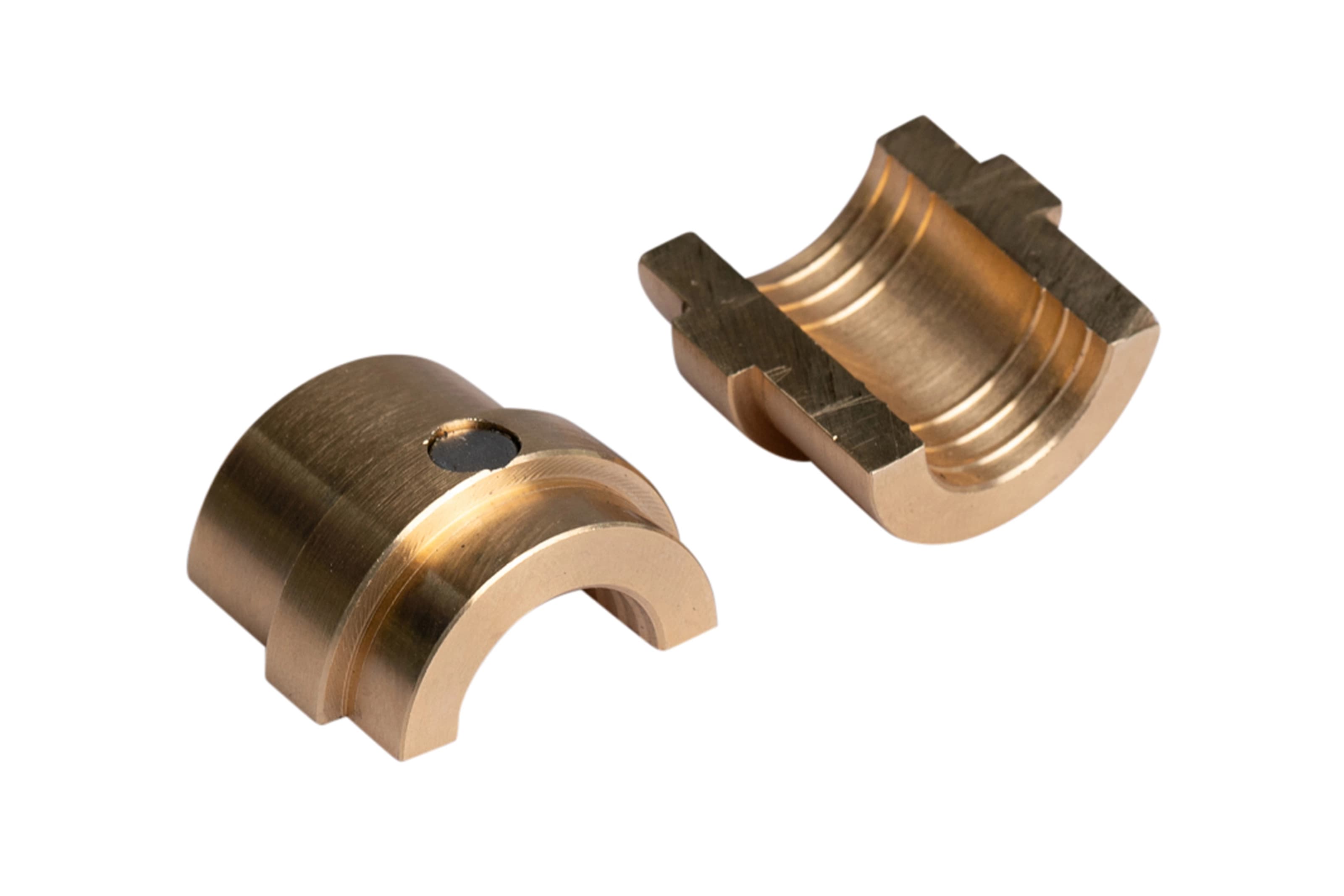 breitbandtechnik_airjet-einblasgeraete_airjet300_leerrohrklemmung_2-teilig_16mm_240924-v2