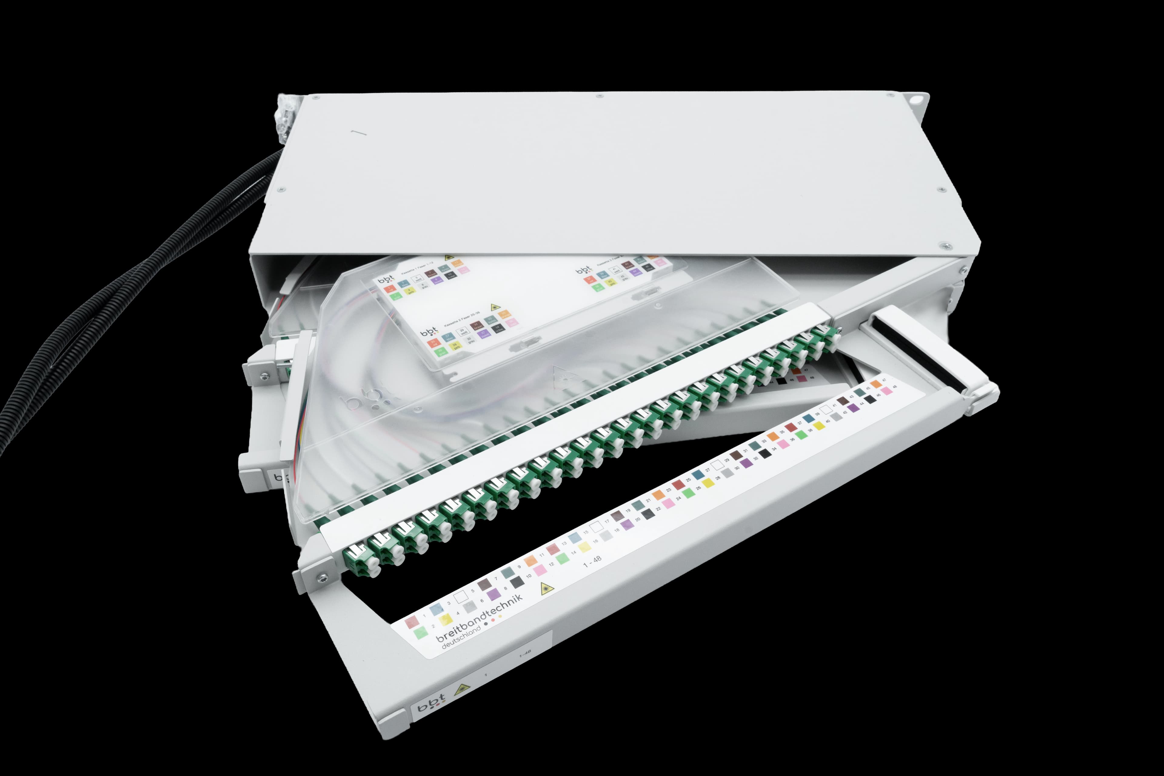 breitbandtechnik_patchpabel_max-panel-rh-160423-offen