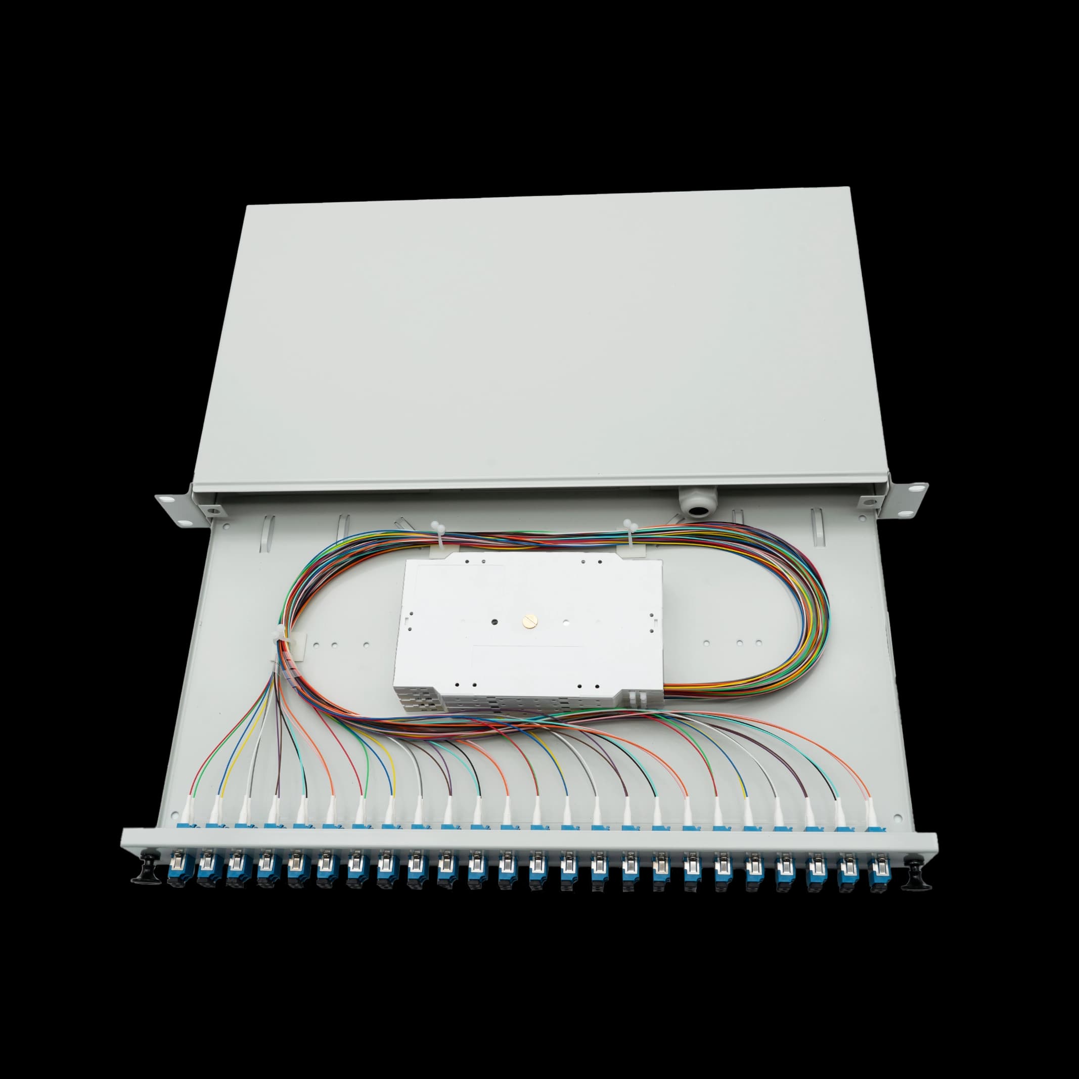 bbt SUPRA Spleißbox Patchpanel 1HE 19", 48x LC/UPC Sym.