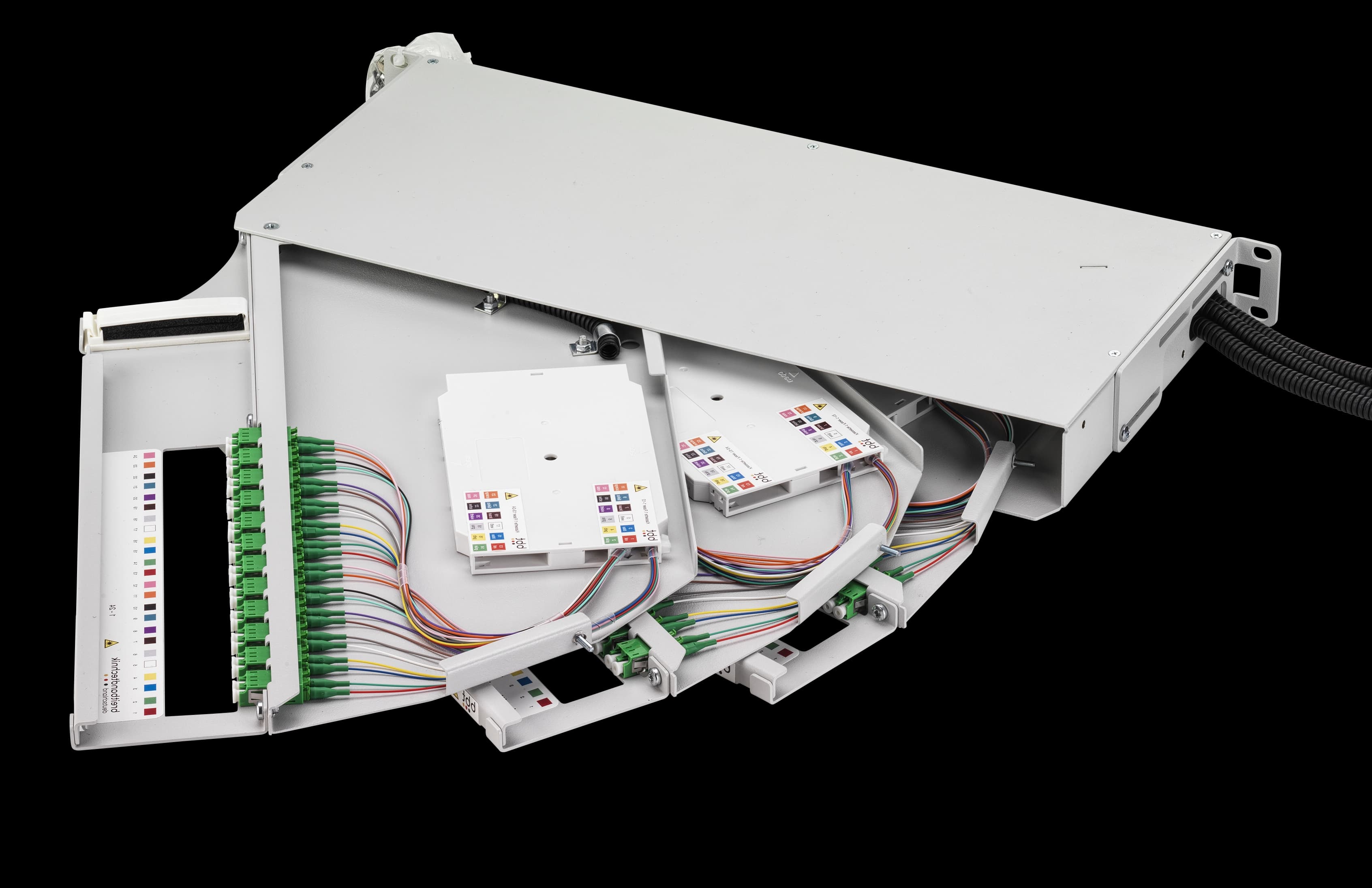 breitbandtechnik_spleiss-patchpanels_patchpanel_1he_supra_hd_72xlc-links_gen2-v1_2_160362-offen